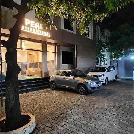 Peace International Hotel Mumbai Ngoại thất bức ảnh