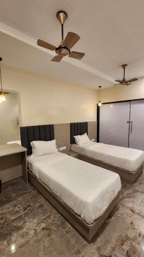 Peace International Hotel Mumbai Ngoại thất bức ảnh