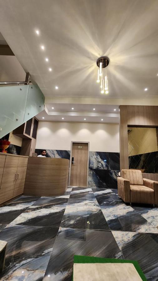 Peace International Hotel Mumbai Ngoại thất bức ảnh