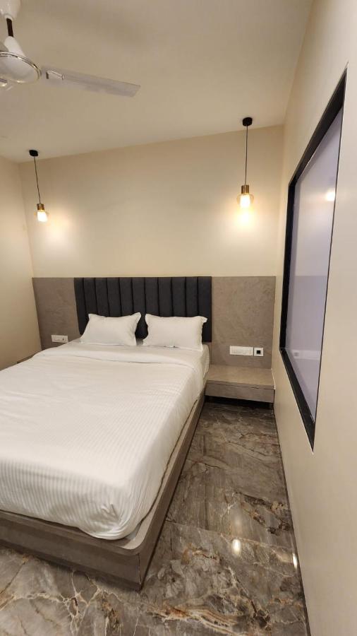 Peace International Hotel Mumbai Ngoại thất bức ảnh