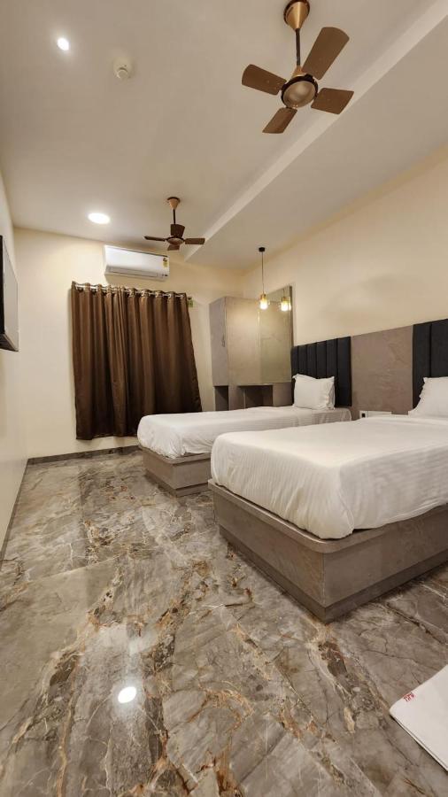 Peace International Hotel Mumbai Ngoại thất bức ảnh