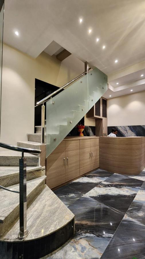 Peace International Hotel Mumbai Ngoại thất bức ảnh