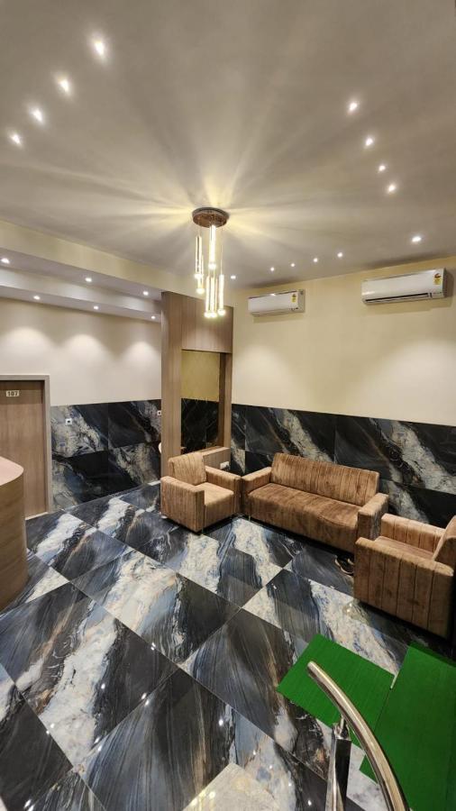 Peace International Hotel Mumbai Ngoại thất bức ảnh